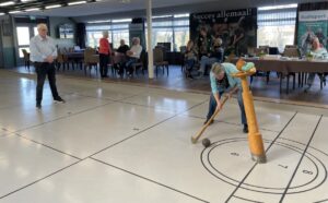 A_ONDER-TOEZIEND-OOG-VAN-MARKEUR